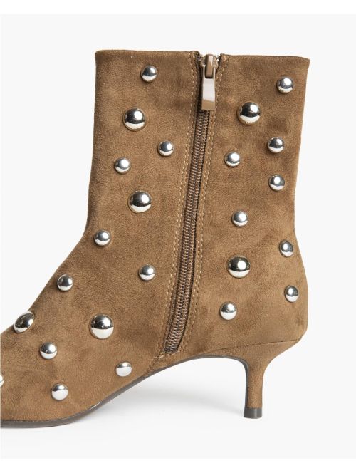 Botines Mujer Corina M6567 con Tachuelas
