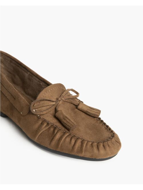 Mocasines Mujer Corina M6640 con Borlas