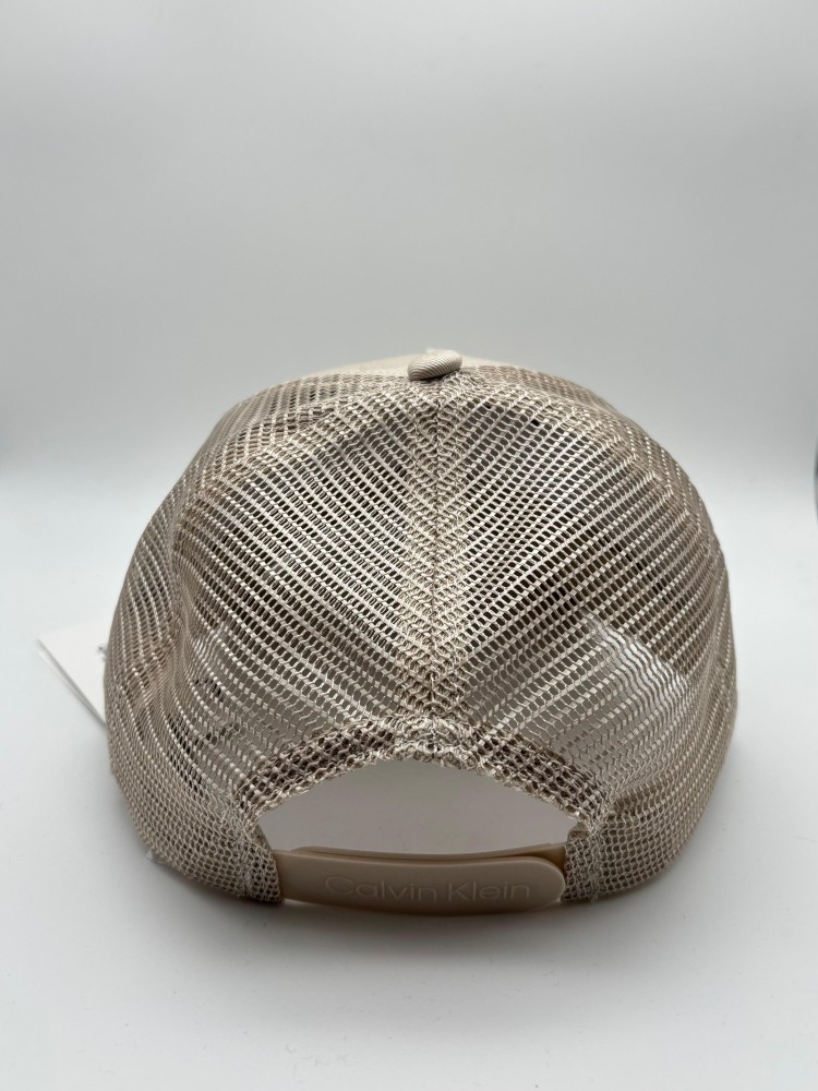 Gorra calvin Klein bordada 2