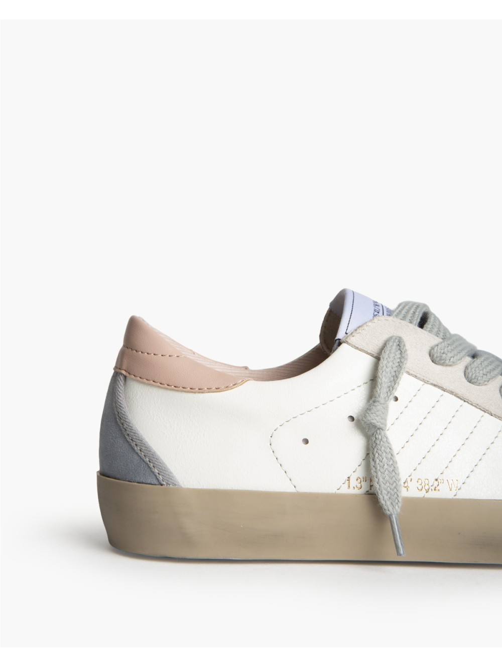 Corina M6020 sneakers retro cómodas y fáciles de combinar