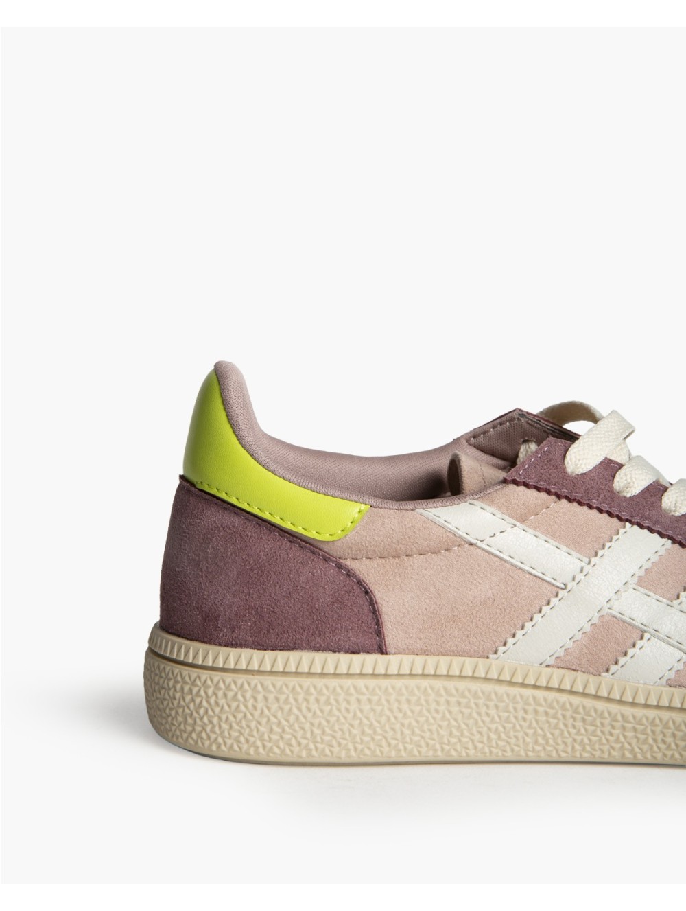 Corina M6045 sneakers retro cómodas y versátiles