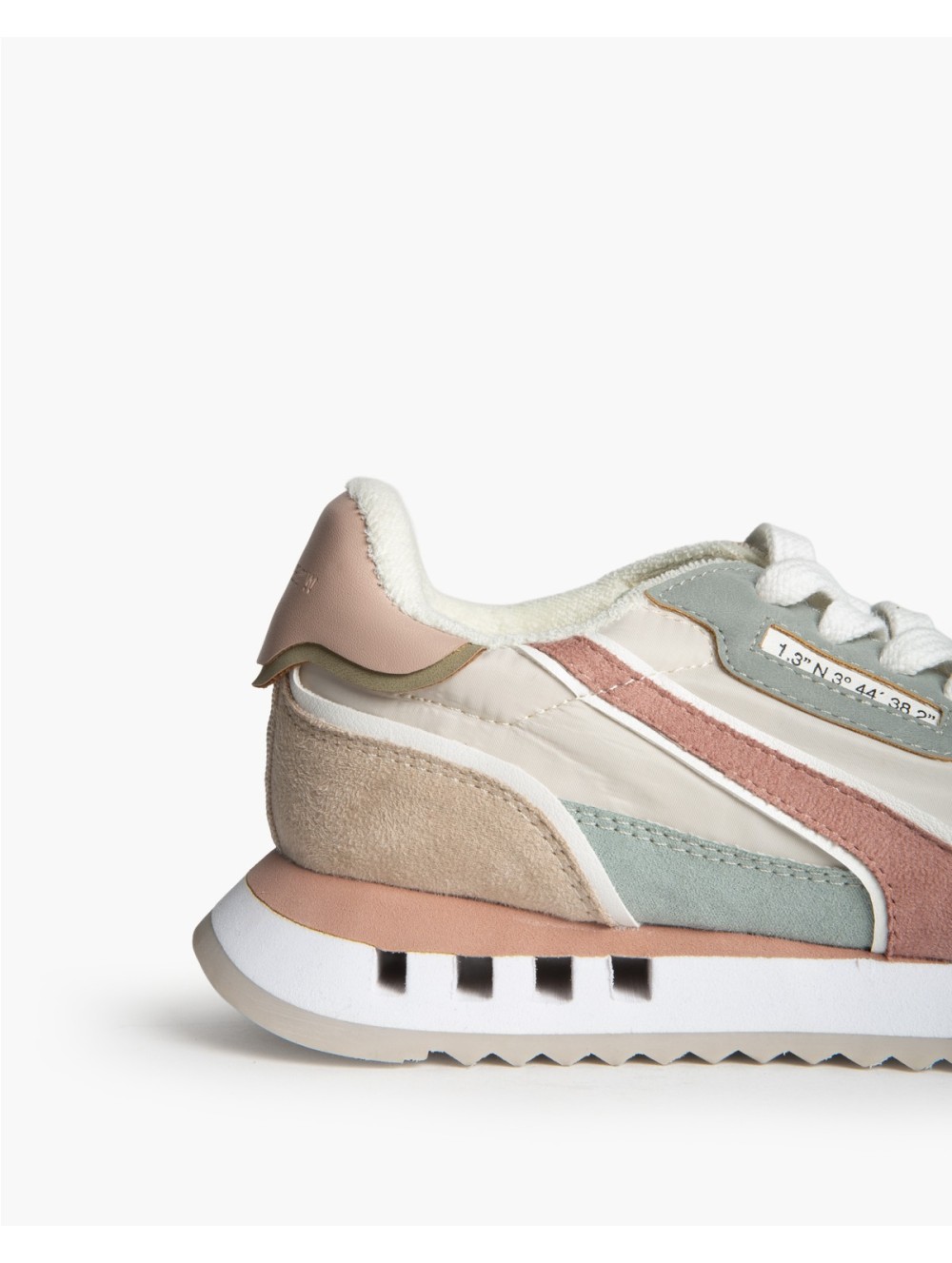 Sneakers Corina M6090 multicolor estilo retro mujer