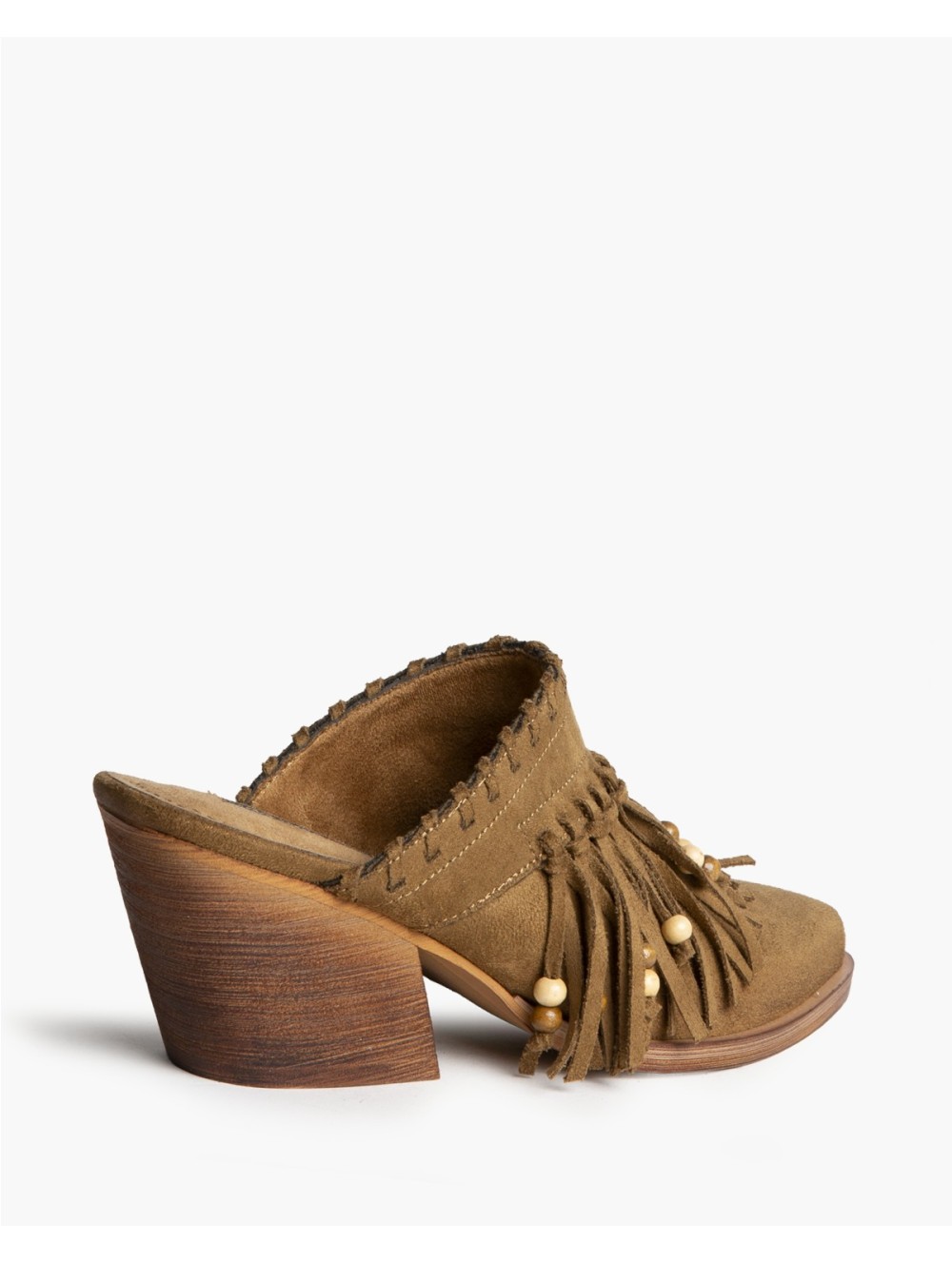 Corina M6001 zuecos con flecos y tacón medio