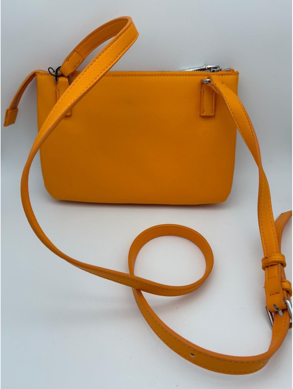 Bolso bandolera Calvin Klein de color naranja