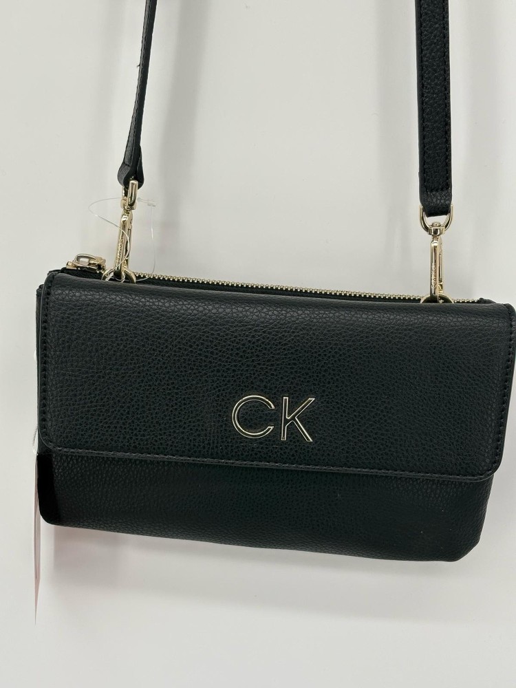Bolso Calvin Klein de color negro para mujer