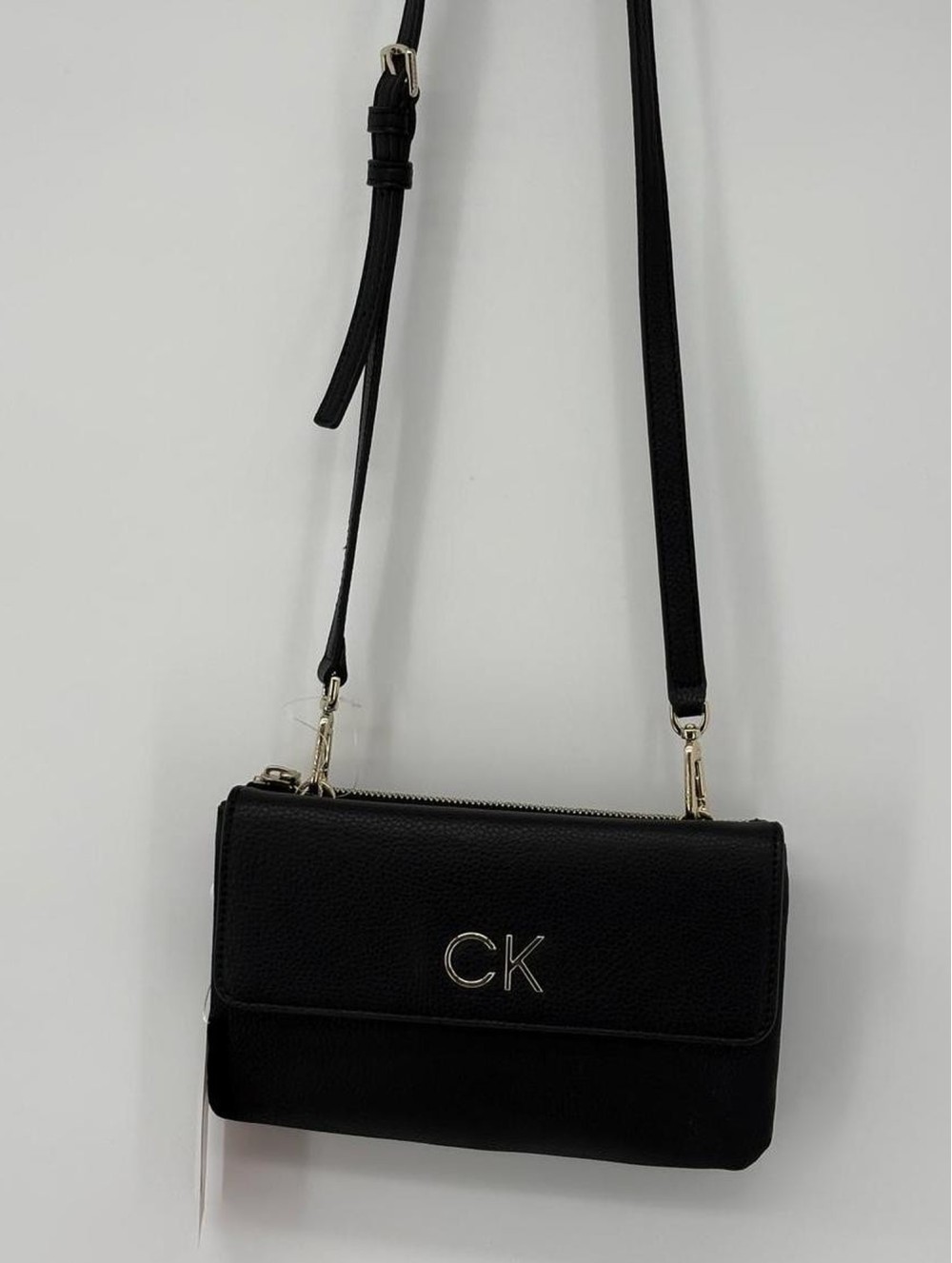 Bolso Calvin Klein de color negro para mujer