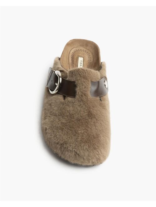 Mules Mujer Corina M6611 con Pelo y Hebilla