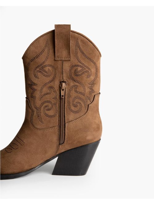 Botines Cowboy Mujer Corina M6760 Bordados